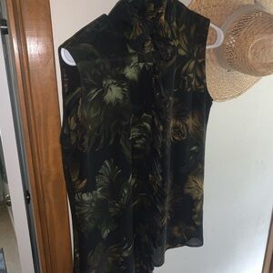 Gucci Black Floral Print Ruffle Detail Sleeveless Button Up Top
